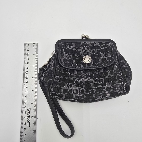 Coach Signature C Monogram Wristlet Pouch Black Silver Kiss Lock Clutch - Picture 4 of 6